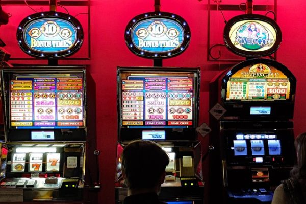 Three Slot Machines Three Slot Machines